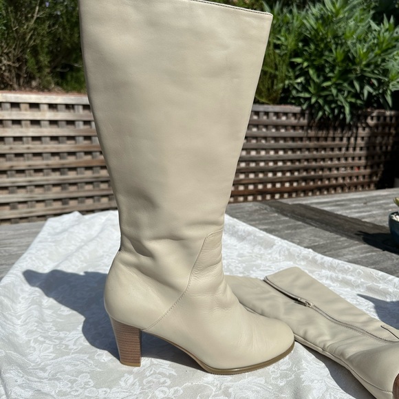 Beautiful new bone colored size 9 boots - Picture 3 of 5
